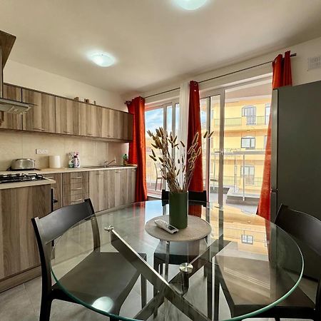 Mive-Delux Three Bedroom Apartment In Марсаскала Екстериор снимка